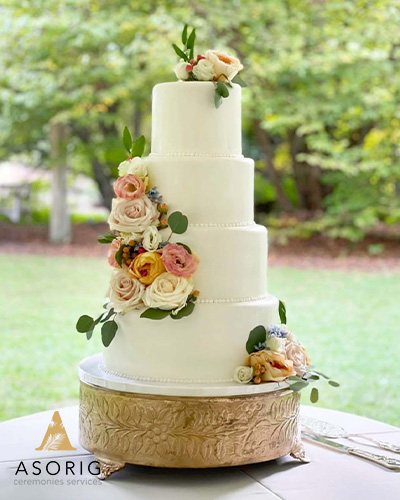 کیک-عروسی-گلدار-تشریفات-آسوریگ