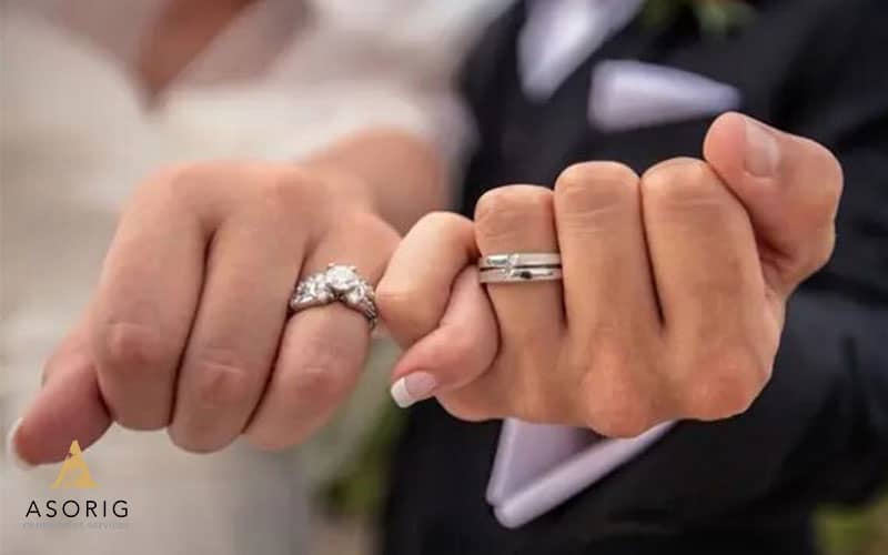 حلقه-نامزدی-چیست-تشریفات-عروسی-آسوریگ-min