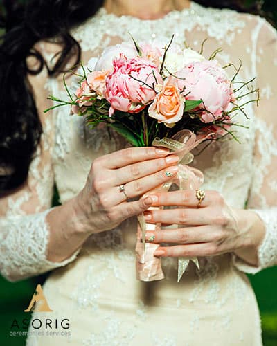 دسته-گل-عروسی-گل-پیونی-گروه-تشریفات-عروسی-آسوریگ