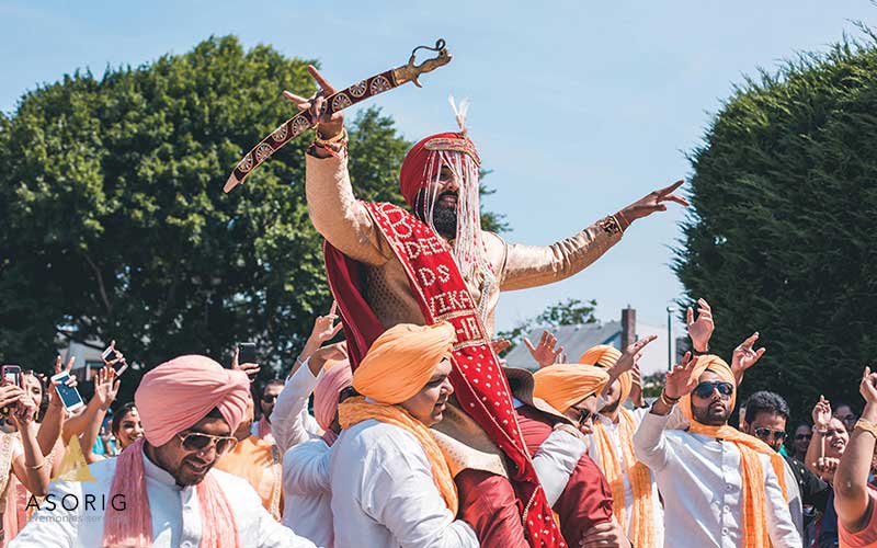 دسته-عروسی-در-هند-تشریفات-آسوریگ