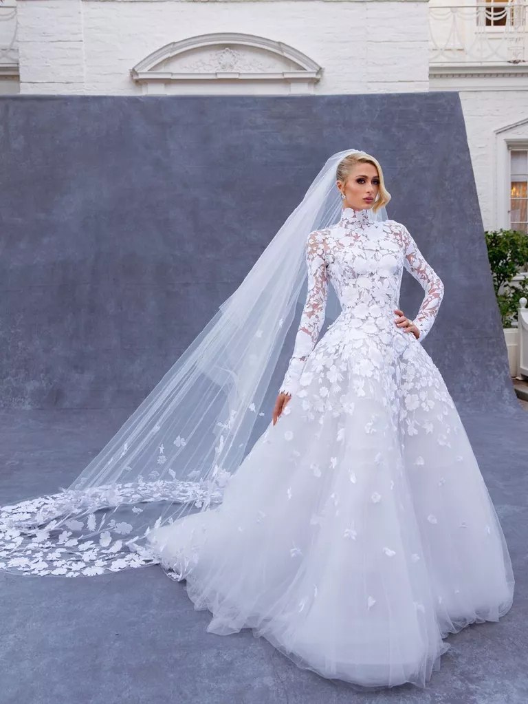 لباس عروس پاریس هیلتون- آسوریگ